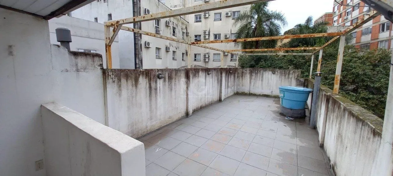 Imagem Sobrado para Venda - 110m², 4 dormitórios, sendo 1 suites, 2 vagas - Floresta