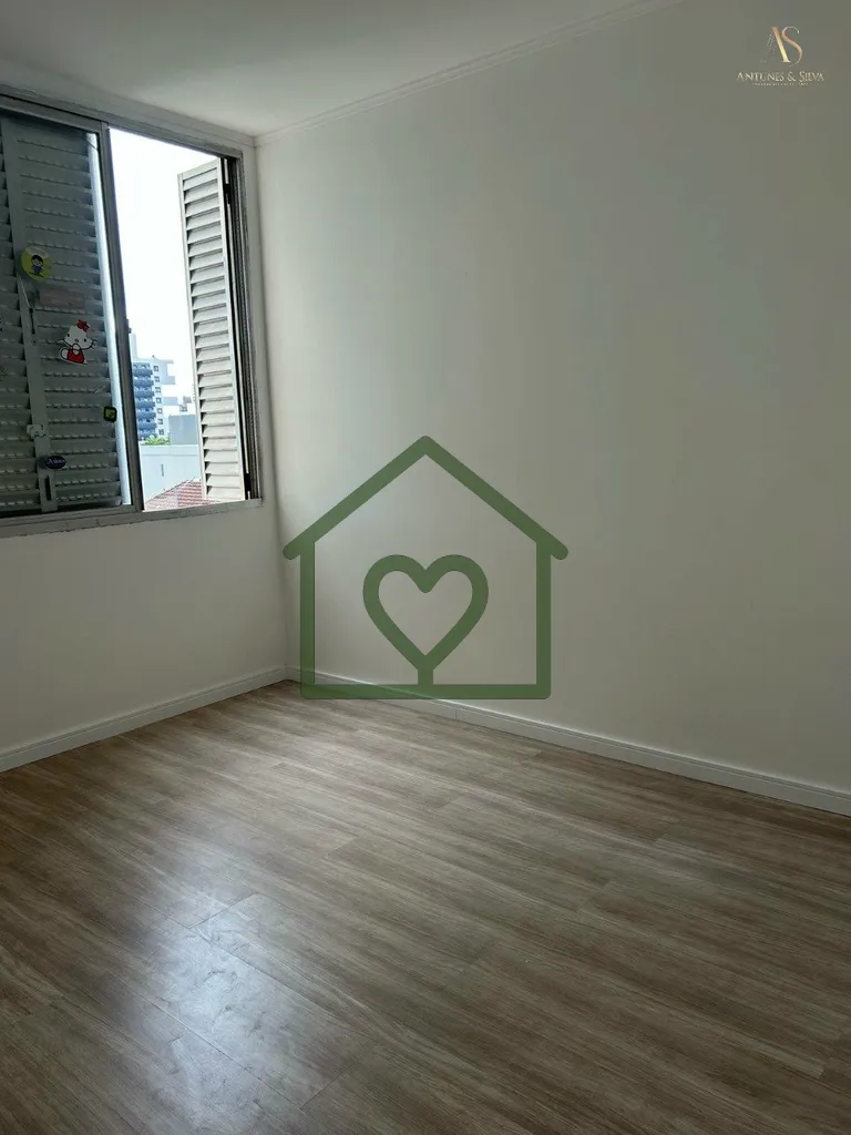 Imagem Apartamento 3 Dormitórios - Totalmente Reformado 
 
Apartamento de frente, com 3 dormitórios, depe...