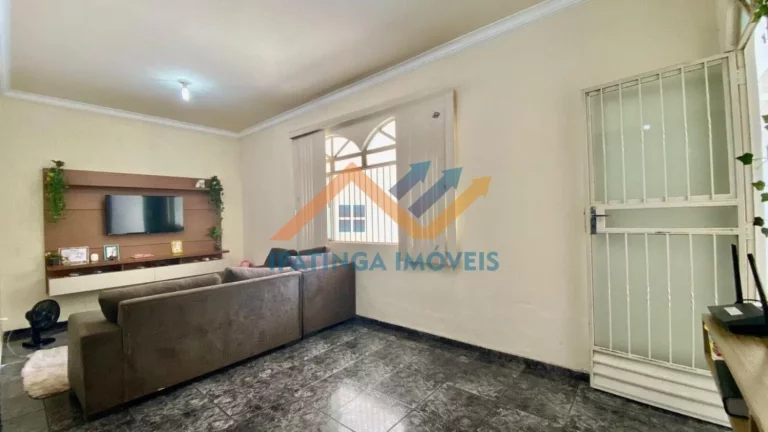 Imagem Casa ampla e bem localizada à venda no bairro Iguaçu ? Ipatinga