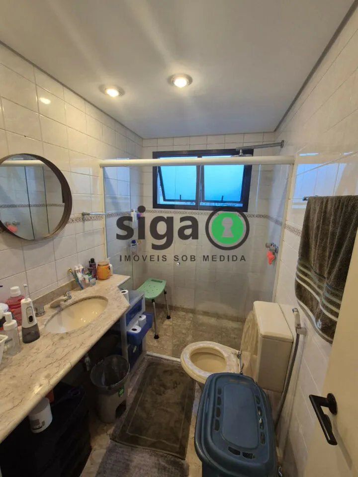 Imagem Apartamento de 148m² com 4 Dormitórios e 3 Vagas na Av. Pavão.