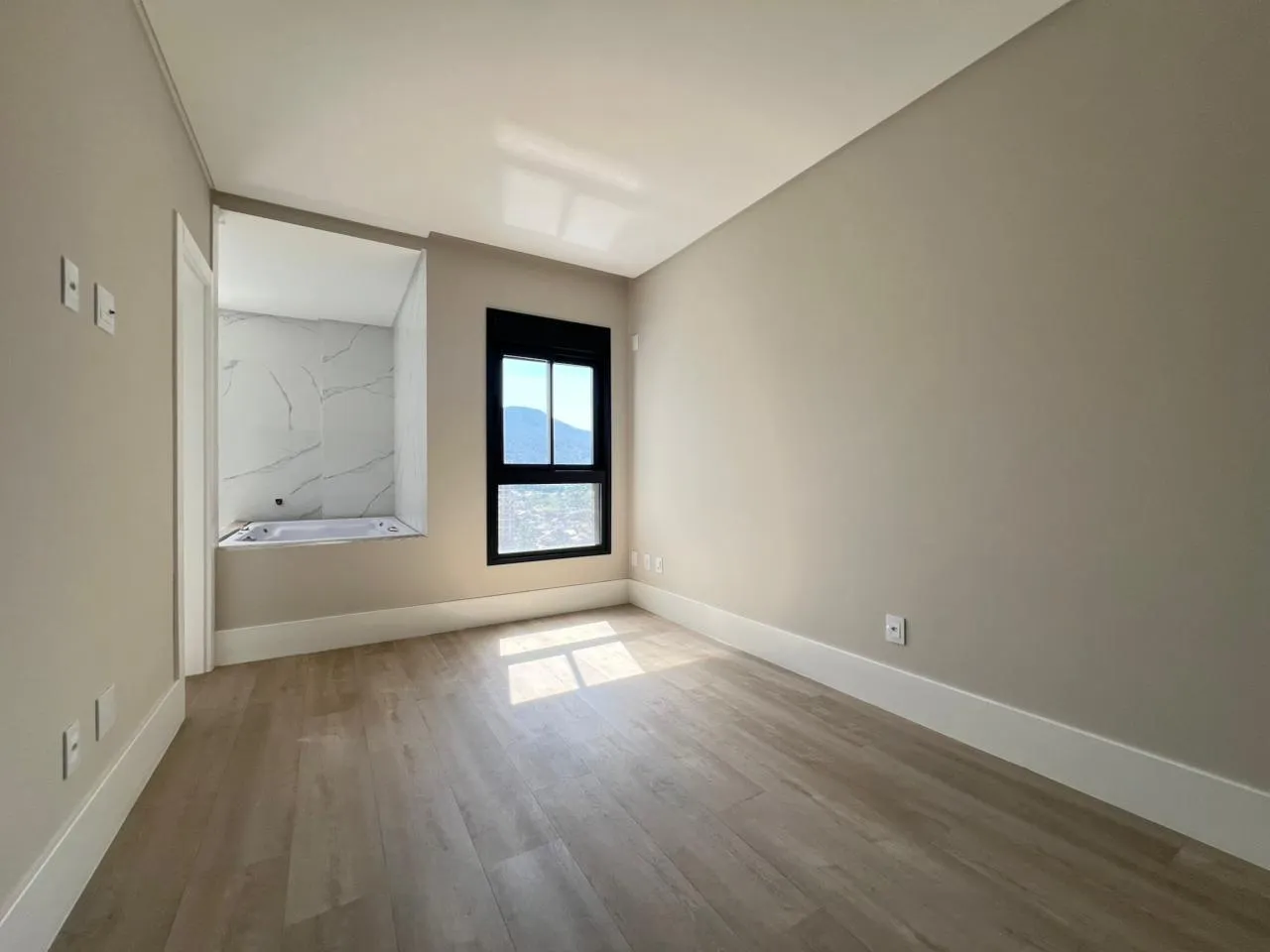 Imagem Apartamento à venda com 135m2 por R$ 2.500.000,00