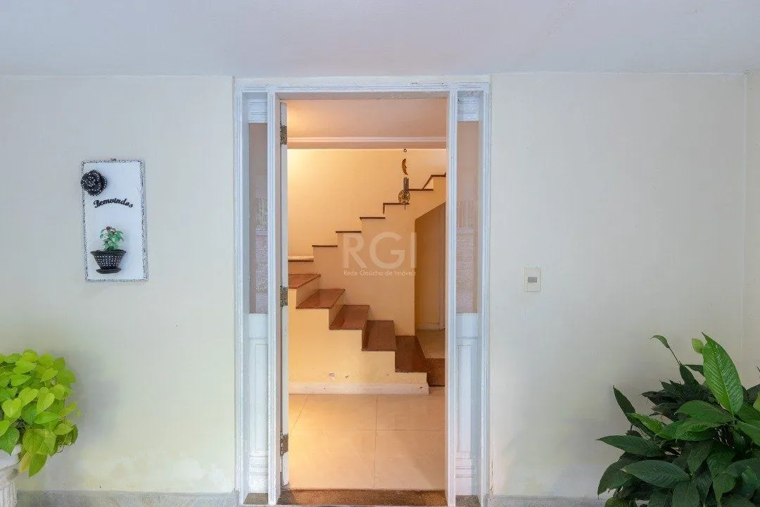 Imagem Casa Condominio para Venda - 322.88m², 3 dormitórios, sendo 1 suites, 4 vagas - Jardim Isabel