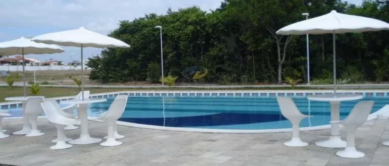 Imagem Vendo excelente lote no Condomínio fechado Extremo Oriental, posição sul, medindo 18m00 X 30m00 (540,00 m2).