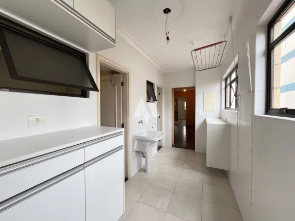 Imagem Apartamento à venda com 3 suítes e Elevador Privativo no Boqueirão de Santos/SP