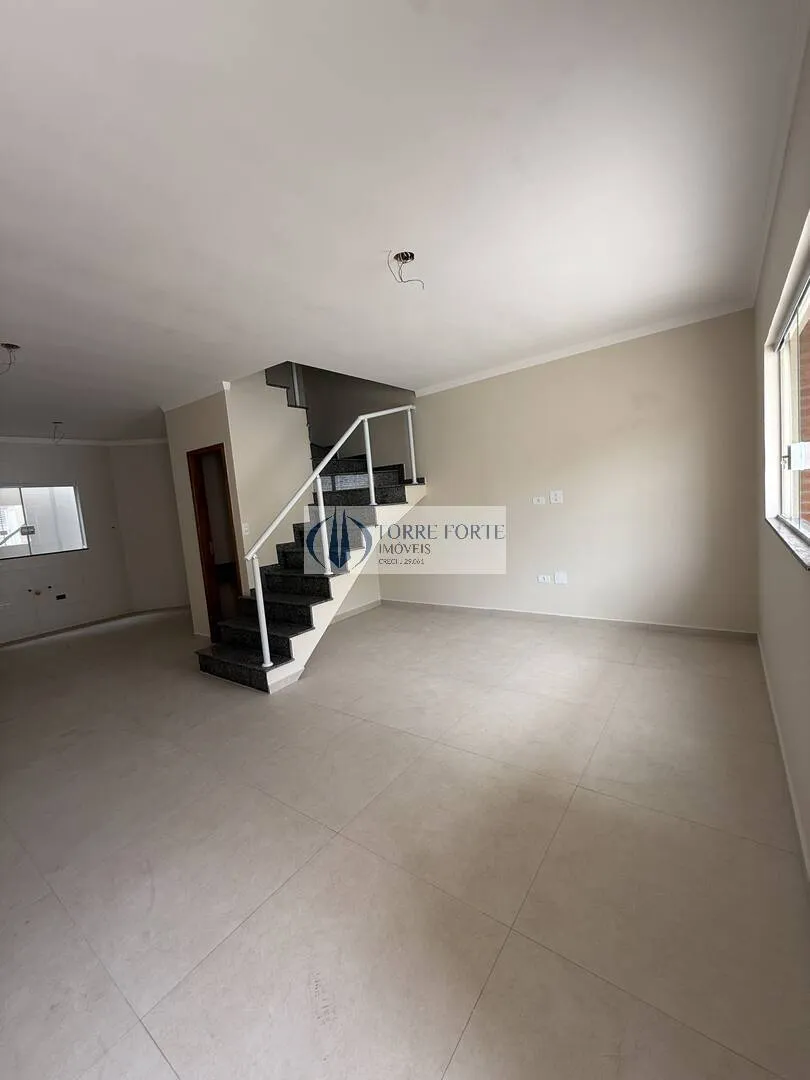 Imagem Lindo Sobrado com 3 Dormitórios, 1 Suíte e 2 Vagas na Vila Prudente