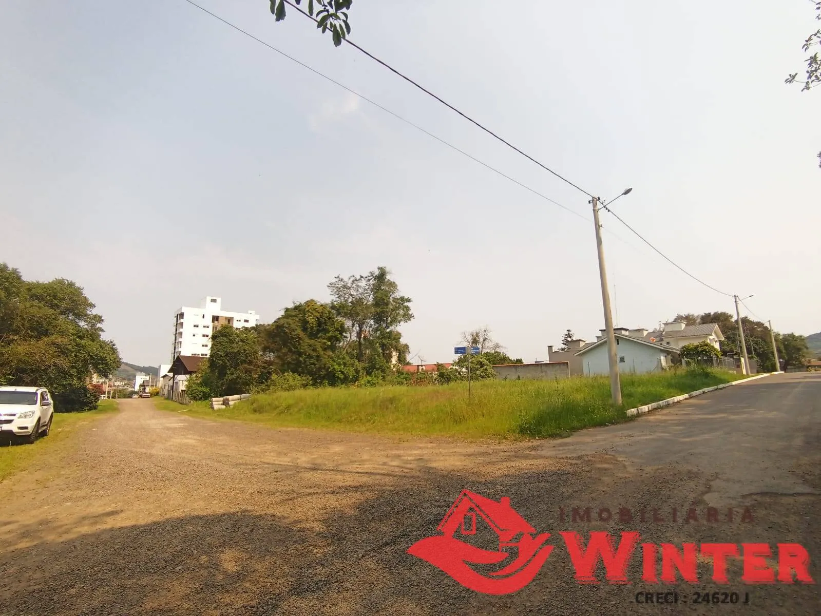 Imagem Terreno de esquina plano.