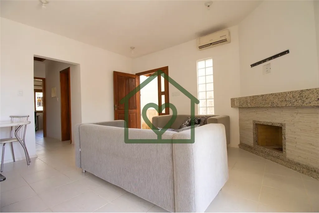 Imagem Conheça esta Casa Térrea 2 quartos, sendo 1 suíte; com varanda aos fundos com piscina e churrasqu...