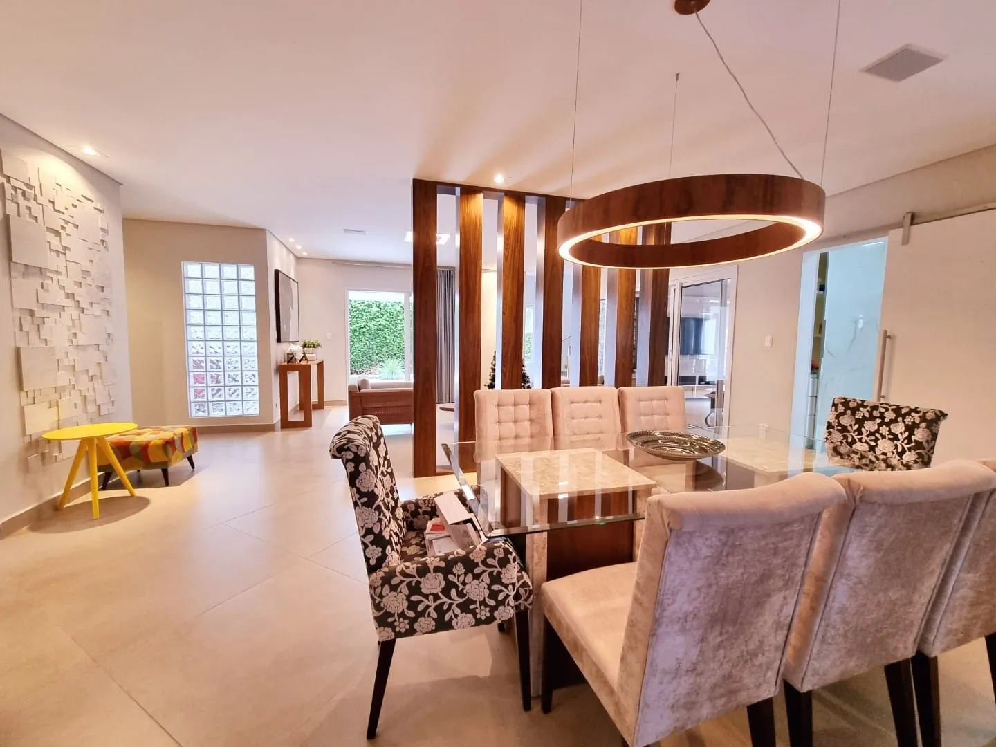 Imagem Casa à venda 4 Quartos, 3 Suites, 2 Vagas, 1400M², Socorro, Pindamonhangaba - SP | COLONIAL VILLAGE