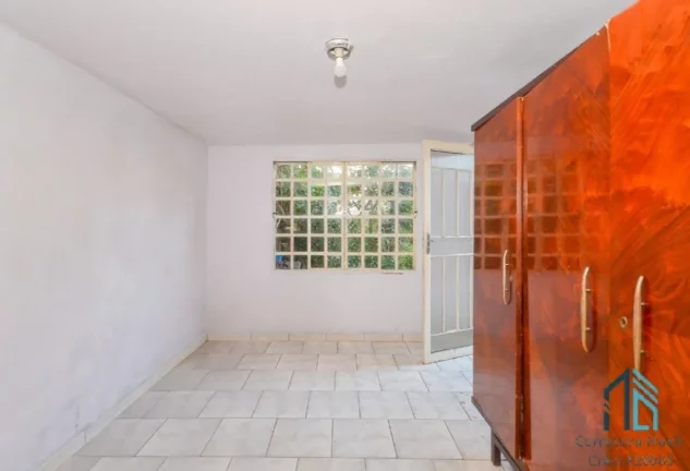 Imagem Casa a venda Semi mobiliada, 05 quartos, em ótima localização, no Bacacheri em Curitiba PR