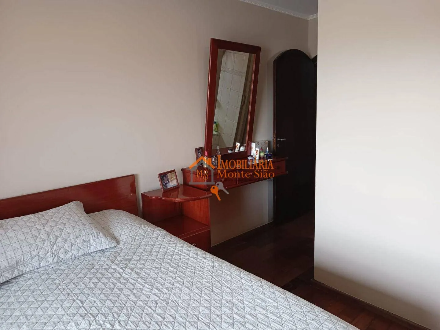 Imagem Sobrado com 3 dormitórios à venda por R$ 689.000,00 - Jardim Santa Cecília - Guarulhos/SP