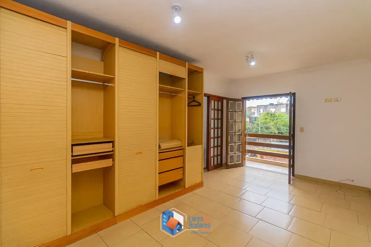 Imagem Sobrado para venda em Jardim Santa Cruz (Campo Grande) com 4 quartos, sendo 1 suíte, 151m²