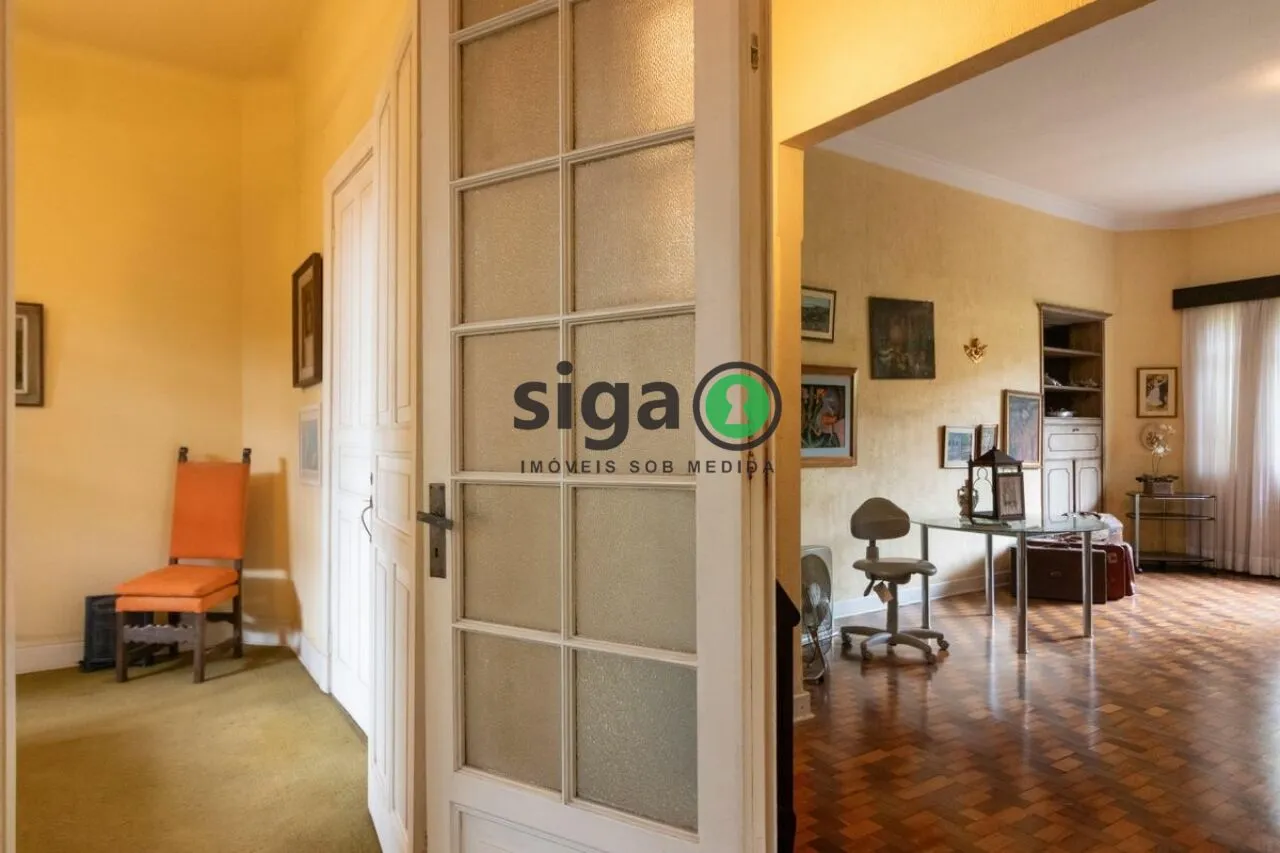 Imagem Casa Alto Padrão em Moema de 5 quartos com 8 vagas - 440m² à Venda.