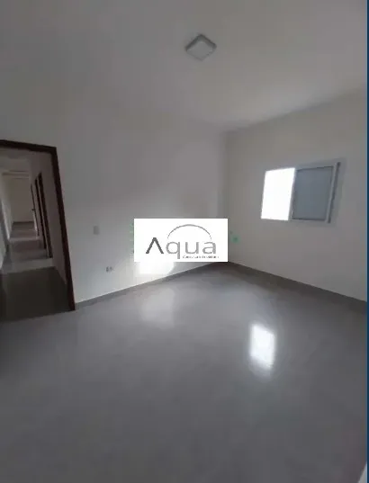 Imagem Casa para Venda em Mongaguá, Plataforma, 3 dormitórios, 1 suíte, 2 banheiros, 2 vagas