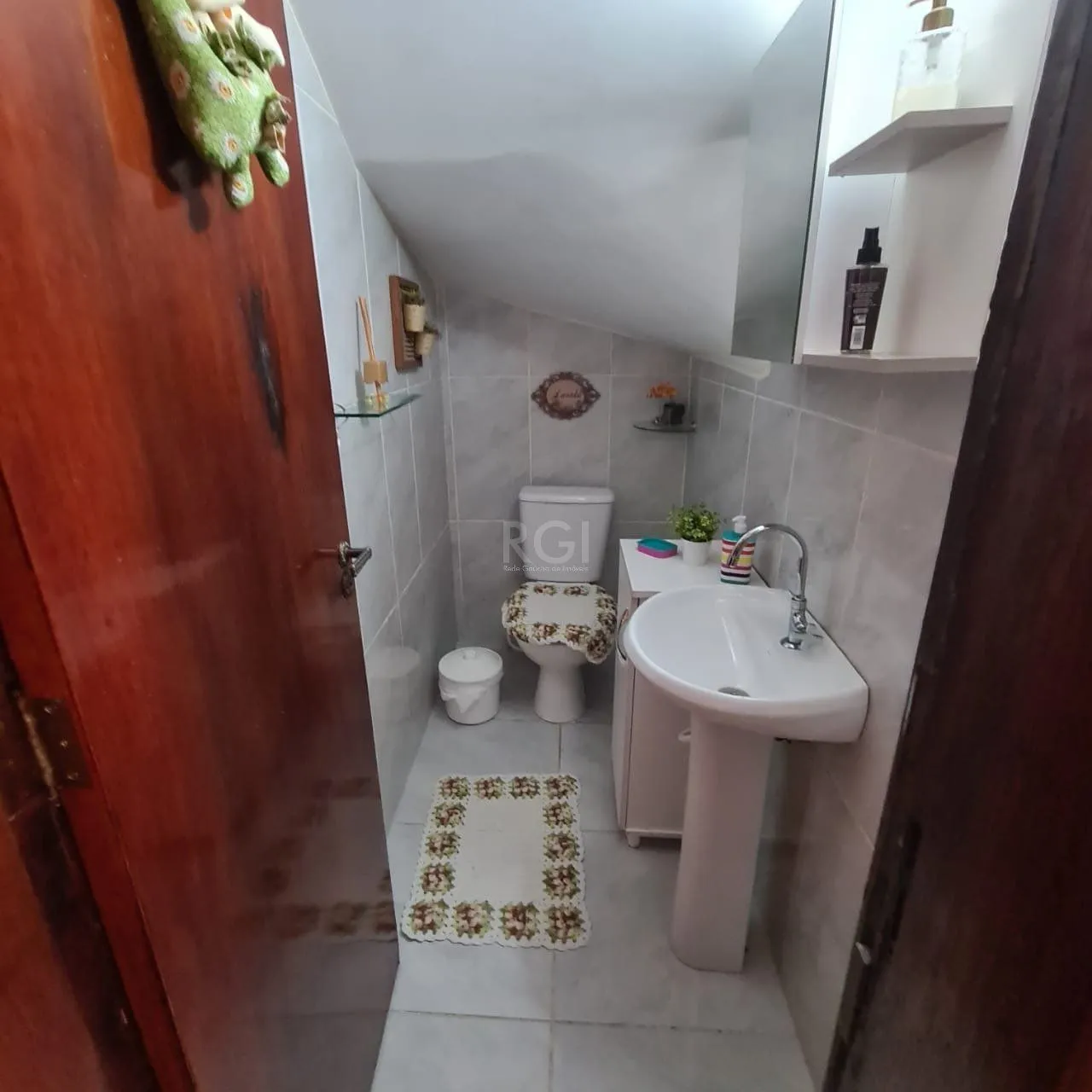 Imagem Casa no bairro Hípica - 4 dormitórios