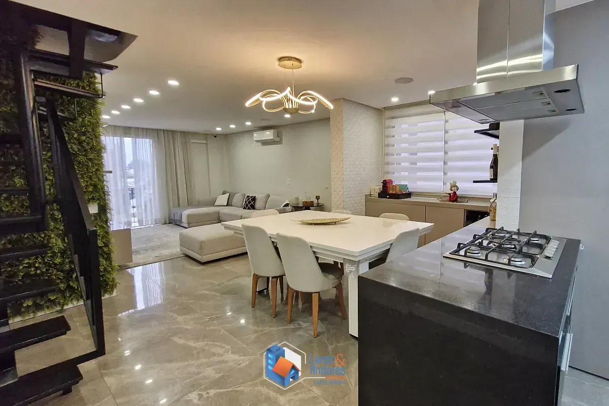 Foto do imóvel Triplex para venda em Santana com 2 quartos, sendo 2 suítes, 112m² em Rua Francisca Júlia