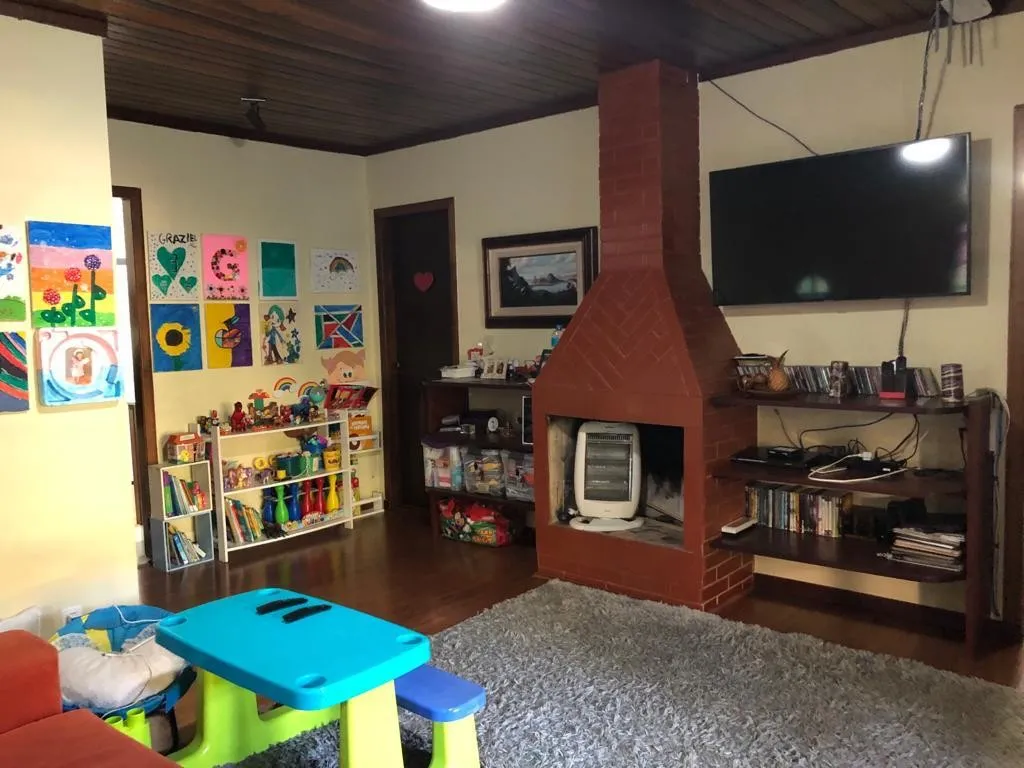 Imagem Casa em Condomínio para Venda em Petrópolis / RJ no bairro Itaipava