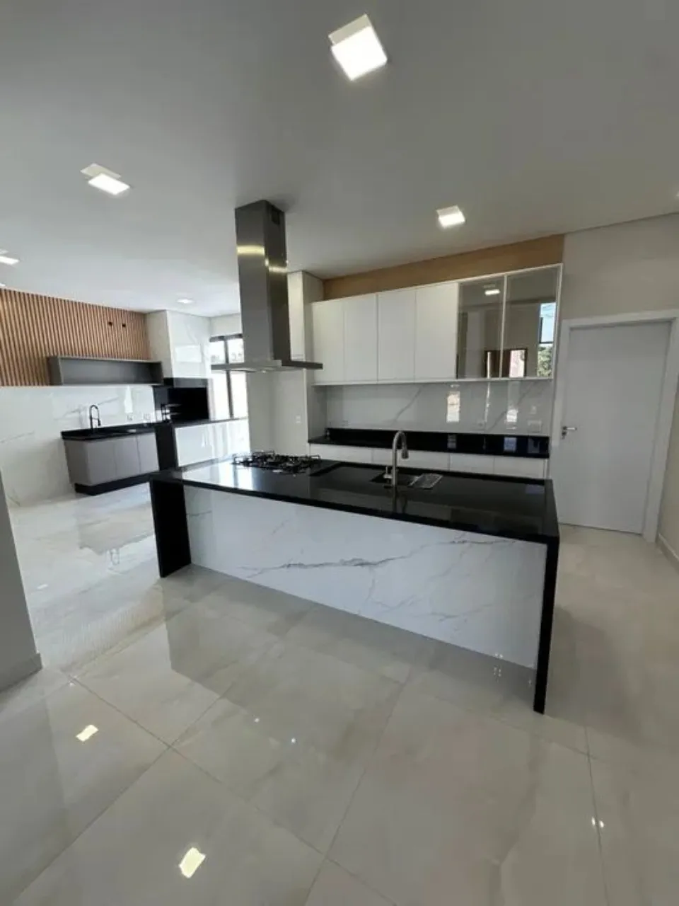 Imagem Casa de alto padrão em condomínio à venda em Sorocaba-SP, Jardim Villagio Milano: 3 quartos, 3 suítes, 3 salas, 4 banheiros, 4 vagas, 164m².