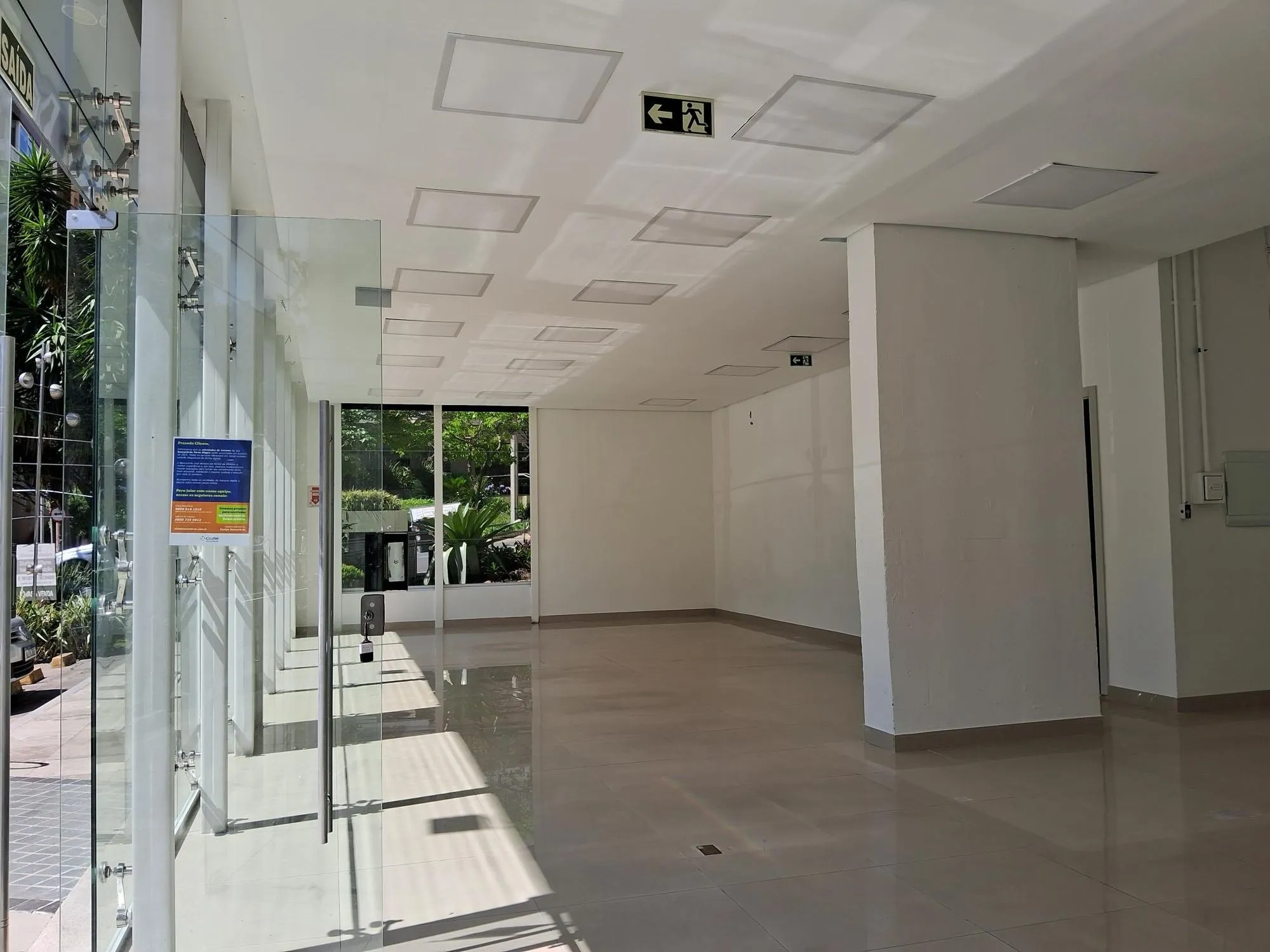 Imagem MÁFFER IMÓVEIS ALUGA - EXCELENTE LOJA COMERCIAL NO MOINHOS DE VENTO com 102m² privativos,Rua Comendador Caminha, nº 22 - Bairro Moinhos de Vento Em frente ao Parcão