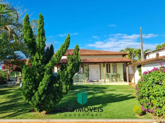 Imagem Linda casa com piscina, jardim e 902m² de terreno a venda na Enseada Verde - Guarapari