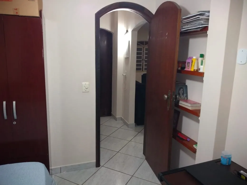Imagem Casa à venda 3 Quartos, 1 Suite, 3 Vagas, 200M², Parque São Francisco, Guaratinguetá - SP