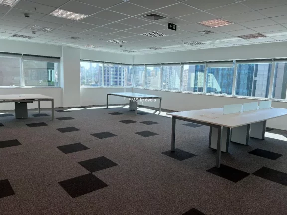 Imagem Conjunto comercial com 246m² na Faria Lima.