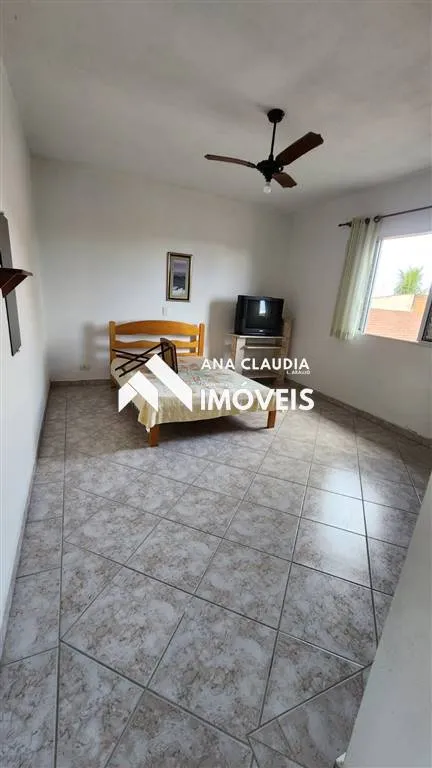 Imagem Casa a venda em Mongaguá, lote inteiro