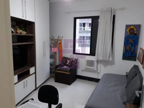 Imagem Apartamento à Venda na Orla da Praia das Pitangueiras por R$ 700.000,00