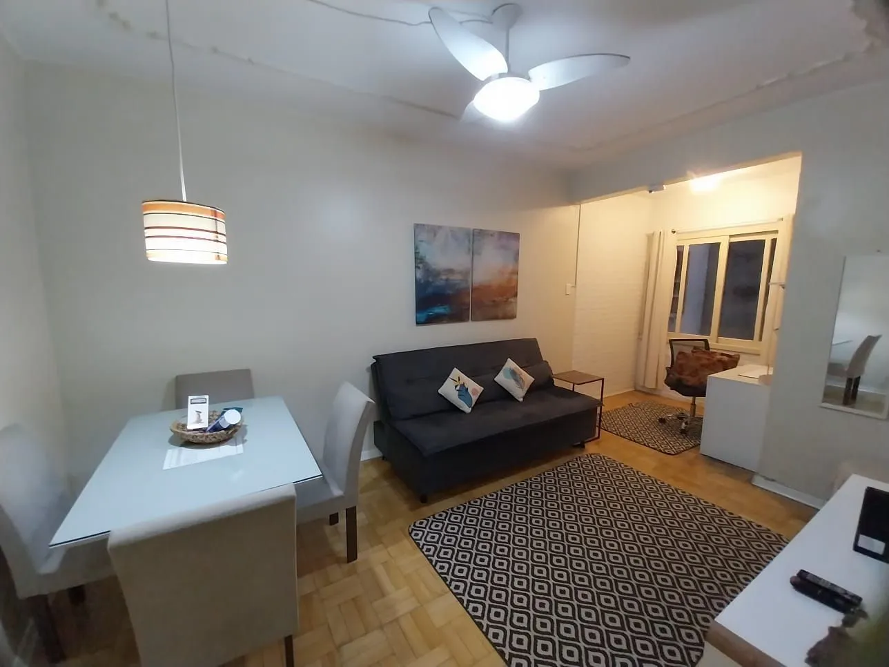 Imagem Oportunidade Excelente Apartamento 1D Mobiliado 2 piso com elevador Cidade Baixa.