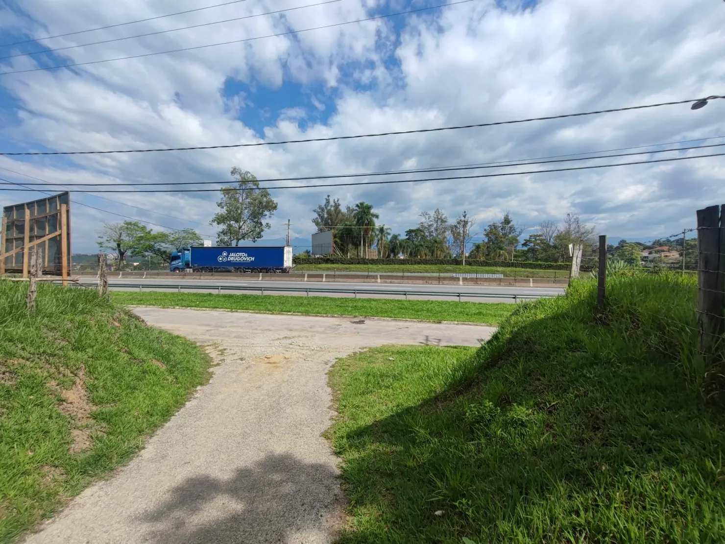 Imagem Chácara à venda 2 Quartos, 37000M², Figueira, Guaratinguetá - SP