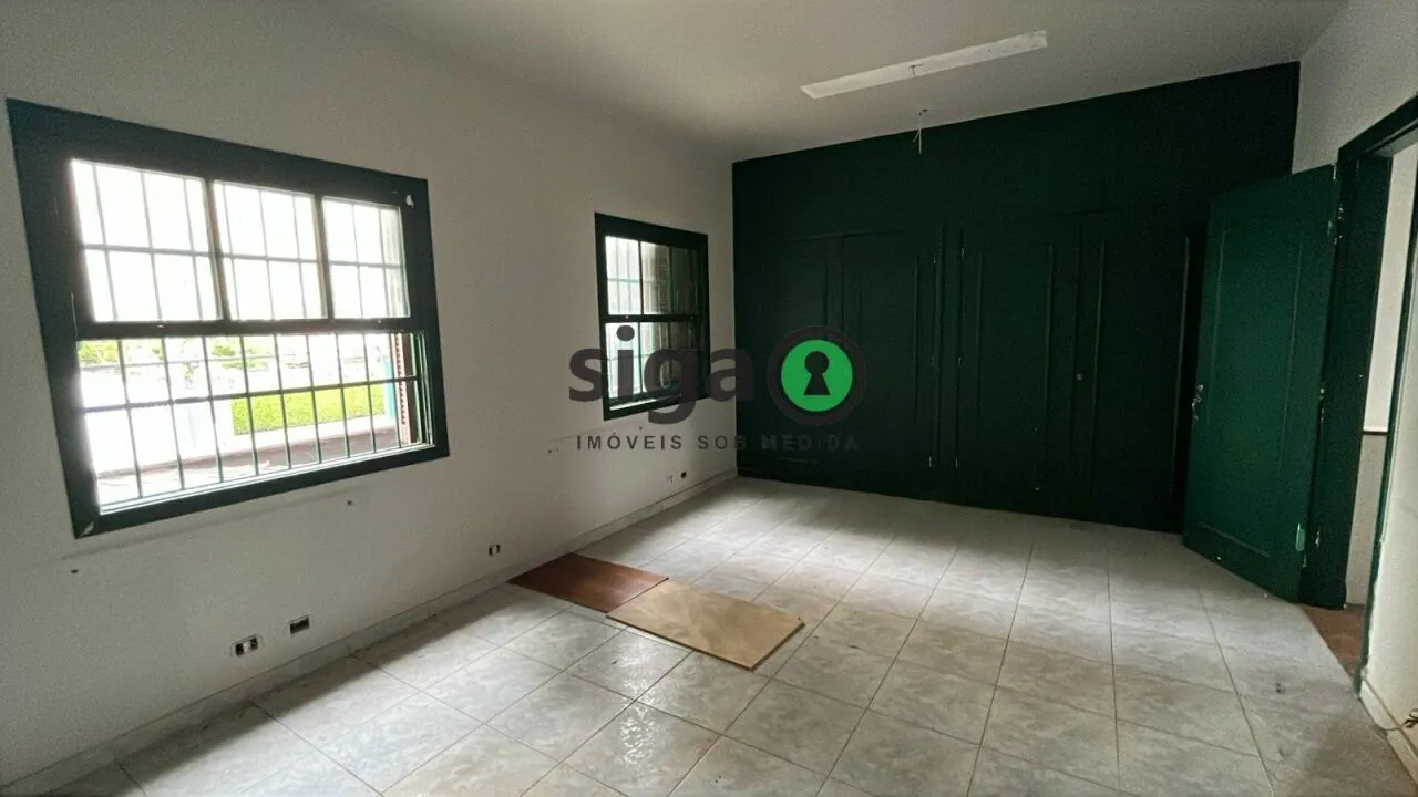 Imagem Casa Comercial em Ponto Estratégico de Indianópolis com 4 Vagas