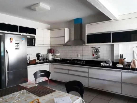 Imagem Casa em Condomínio para Venda em Teresina, Planalto Ininga, 3 dormitórios, 3 suítes, 3 banheiros, 6 vagas