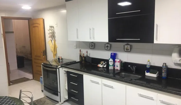 Imagem Casa com 4 Quartos à Venda, 380 m² em Tanque - Rio de Janeiro