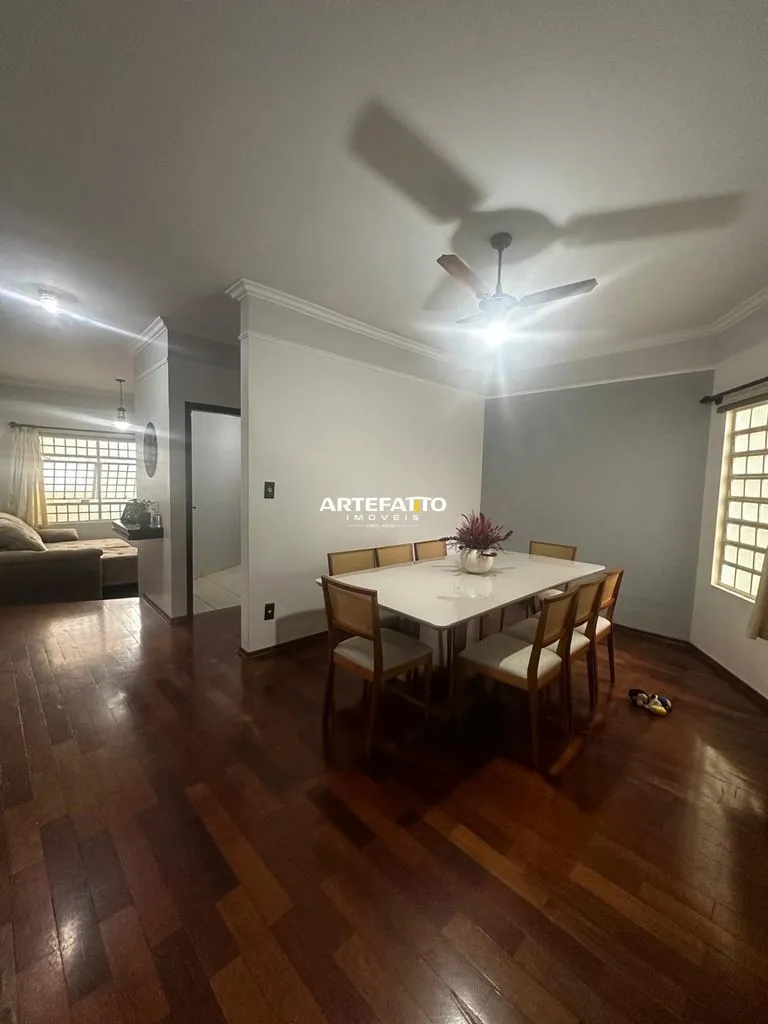 Imagem Casa com 3 dormitórios no bairro Vila Santa Rita