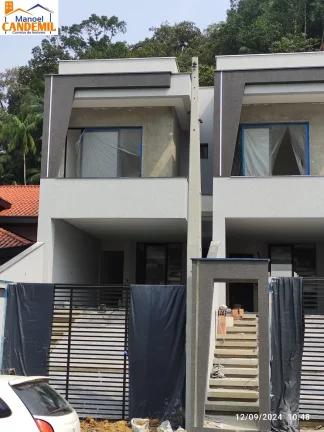 Imagem Sobrado Geminado Alto Padrão à venda em Joinville bairro Glória