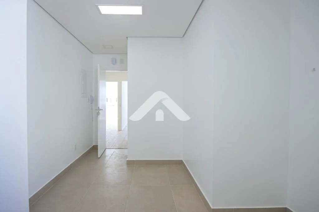 Imagem Apartamento de 106m² à Venda em Copacabana - Andar Alto, 3 Quadras da Praia