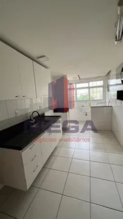 Imagem Excelente apartamento na segunda quadra do mar de Itapuã, 3 Quartos sendo 1 suíte c/ varanda, 2 vaga