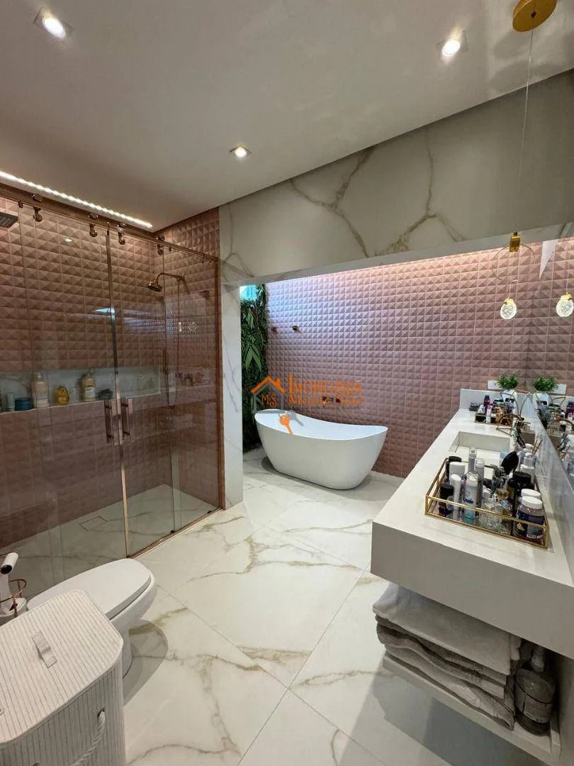 Imagem Sobrado com 4 dormitórios à venda, 410 m² por R$ 3.250.000,00 - Jardim Maia - Guarulhos/SP