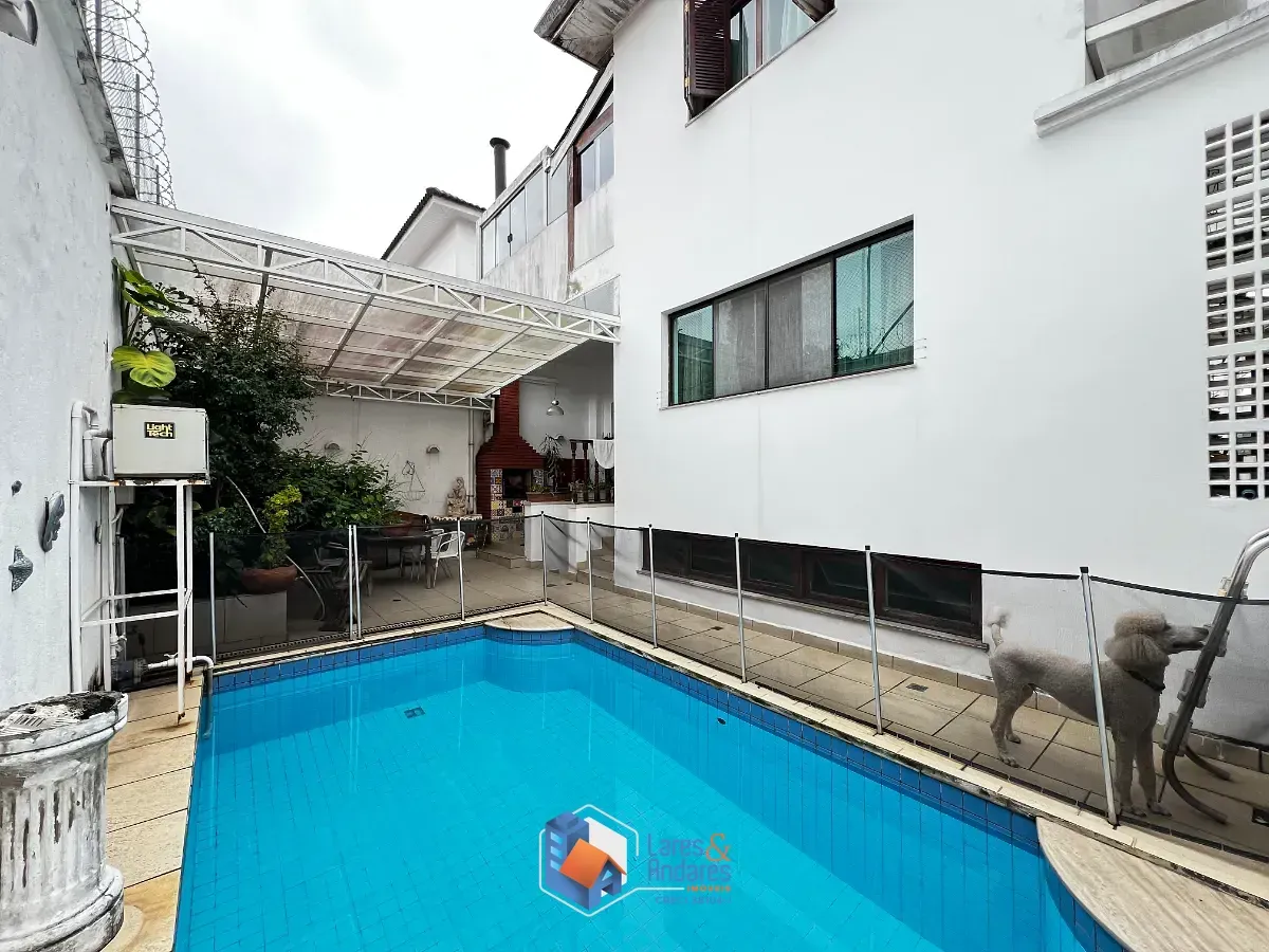 Imagem Casa no condomínio Condomínio Villa dos Emboabas para venda com 3 quartos, sendo 1 suíte, 364m²