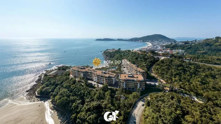Imagem Porto Ribeiro Village Apartamento 3 suítes vista mar Bombinhas SC