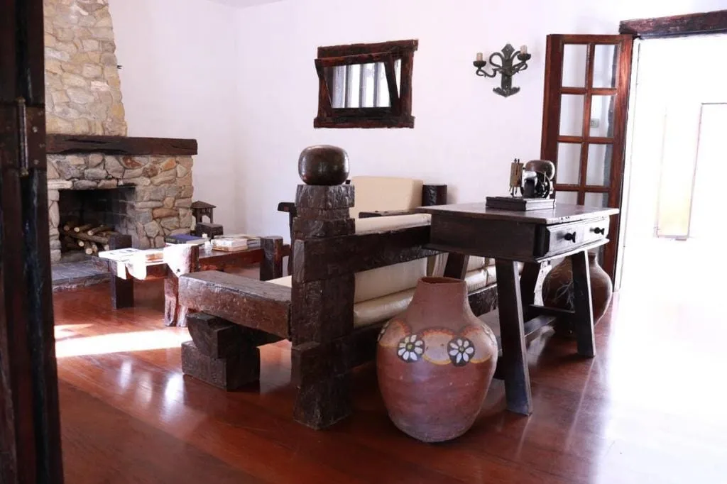 Foto do imóvel Chácara à venda 8 Quartos, 1 Suite, 11 Vagas, 10000M², Torrão de Ouro II, São José dos Campos - SP