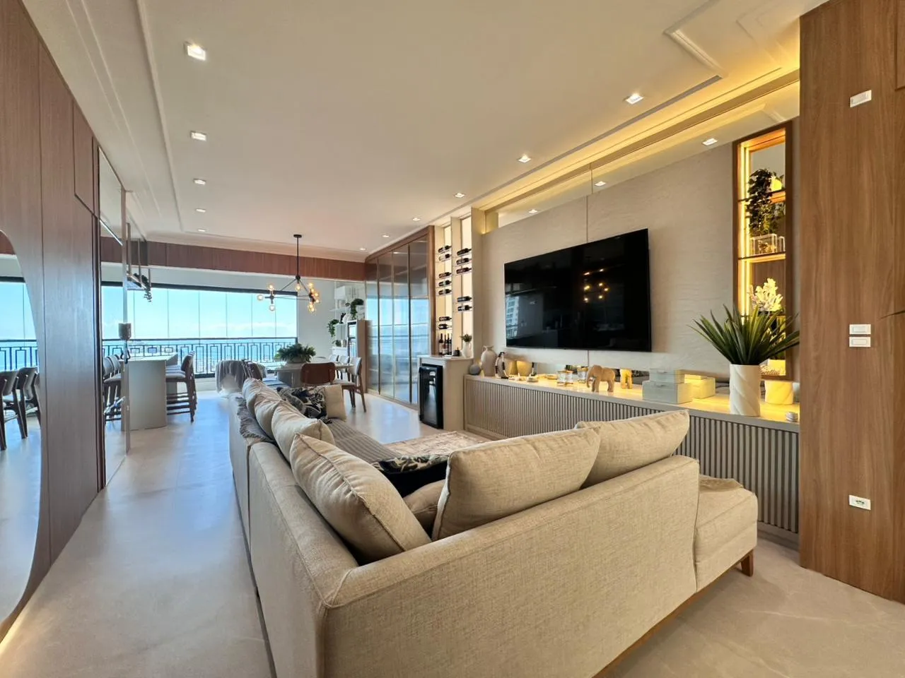Imagem Apartamento com vista para o mar à venda com 160m2 por R$ 4.098.000,00