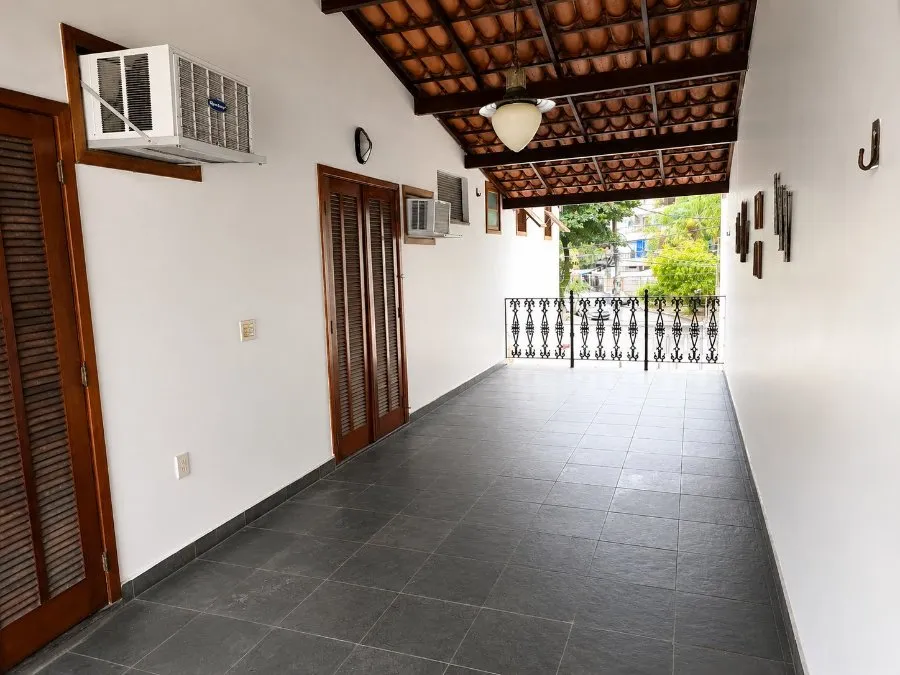 Imagem Casa Nova para Venda no Recreio dos Bandeirantes - 4 Quartos, 2 Suítes, 6 Vagas e Piscina