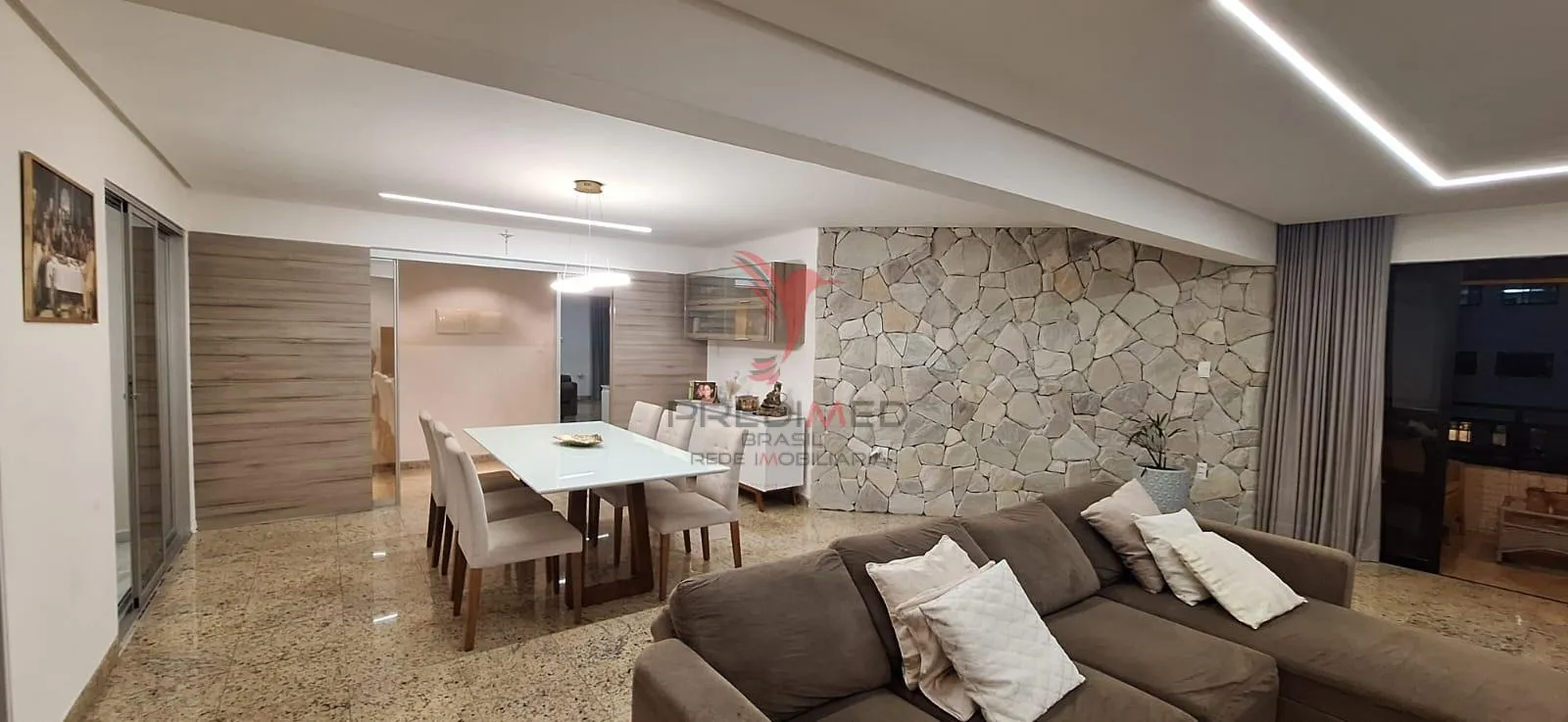 Imagem Apartamento de Luxo todo Reformado com 4 suítes em Tambaú a 300m do Mar