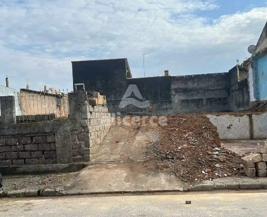Imagem Terreno à venda com , 330,24m² em Ipiranga São José