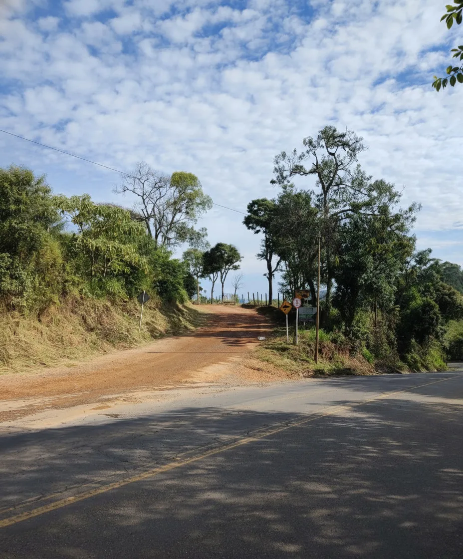 Imagem Sítio 23 m² à venda em Zona Rural, Poços de Caldas