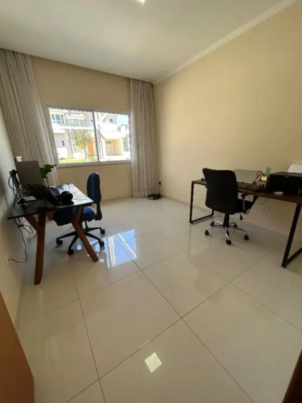 Imagem Linda casa em condomínio à venda em Sorocaba-SP, bairro Loteamento Dinorá Rosa! 2 quartos, 1 suíte, 2 salas, 2 banheiros, 2 vagas de garagem, 86m² de área. Aproveite!