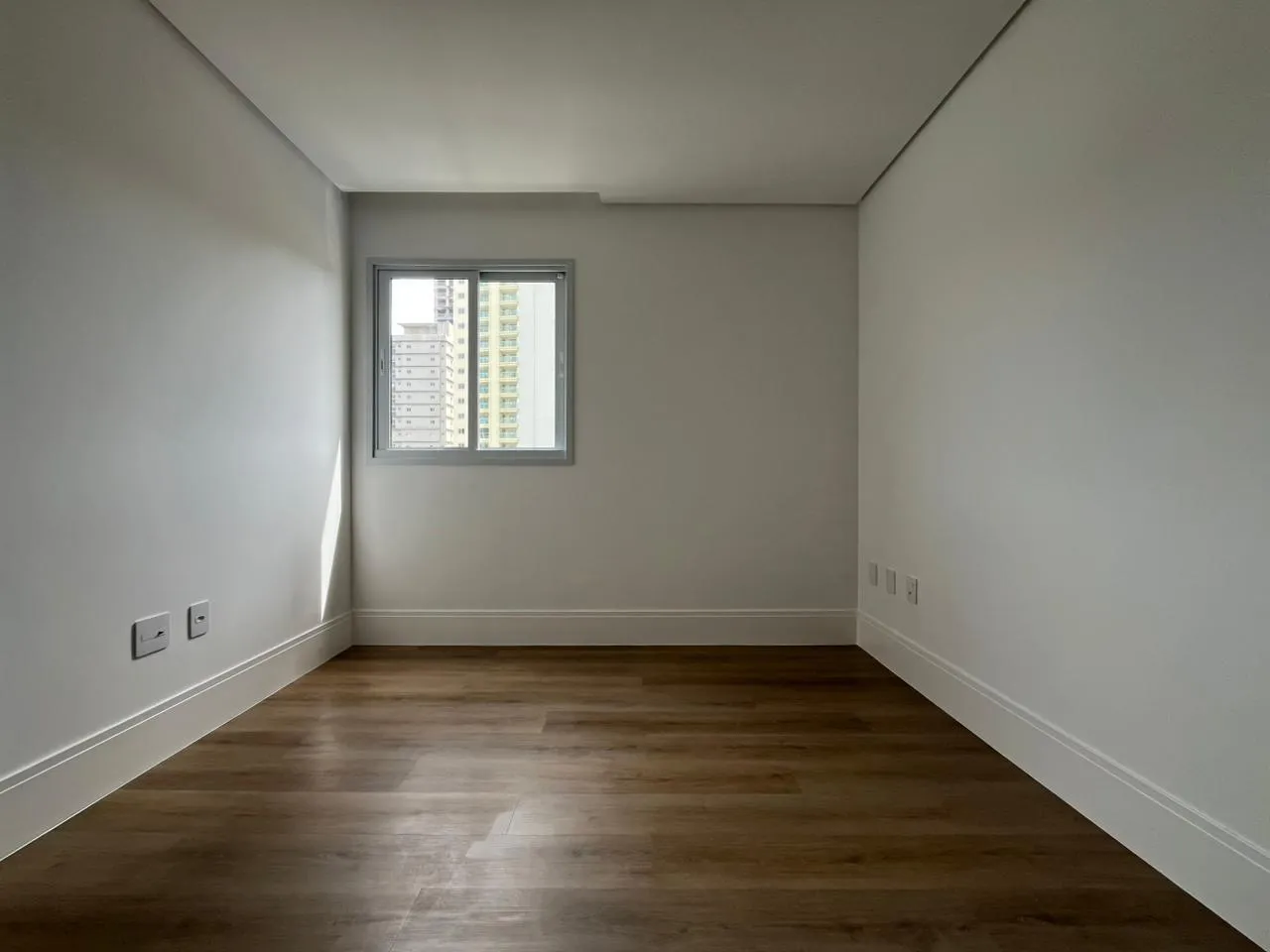 Imagem Apartamento com vista para o mar à venda com 243m2 por R$ 3.645.000,00