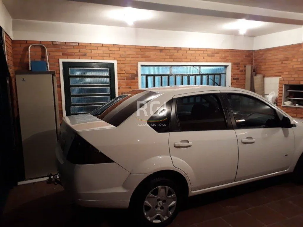 Imagem Casa para Venda - 197m², 3 dormitórios, 4 vagas - Sarandi