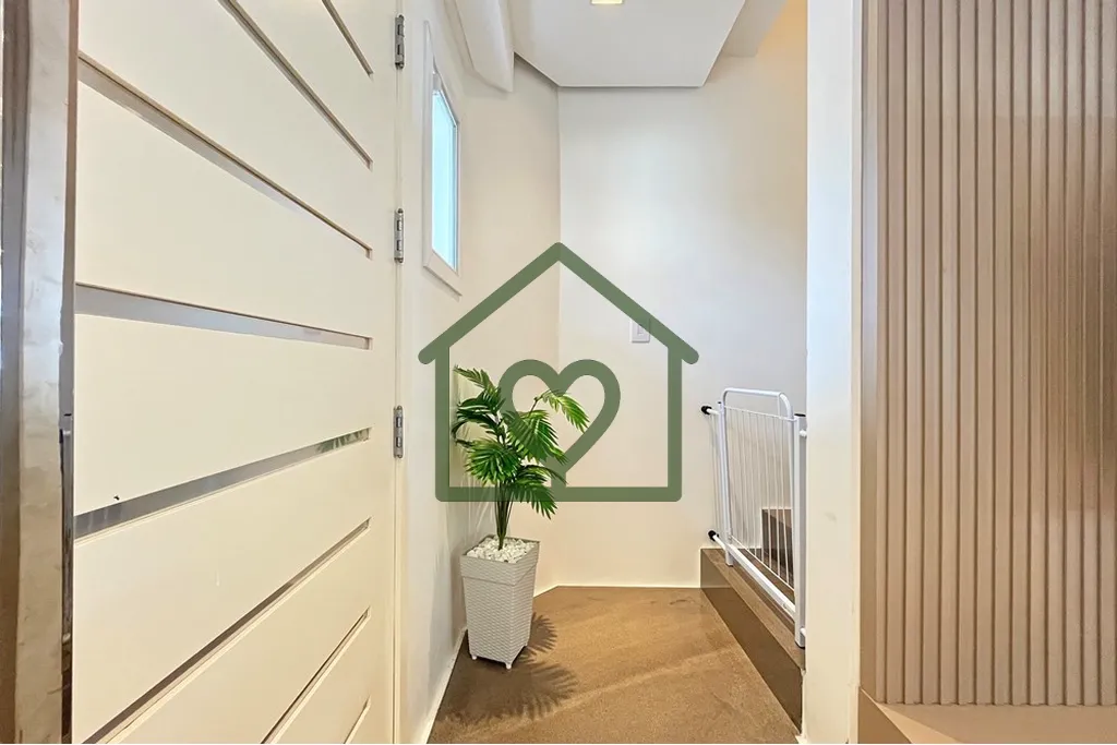 Imagem Este belo sobrado de 96m² oferece 3 dormitórios, incluindo 1 suíte com sacada. 
 A área social c...