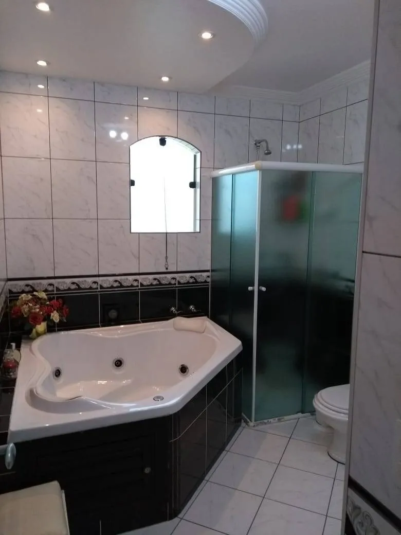 Imagem Luxuosa Casa em Santana de Parnaíba ? 5 Suítes, Piscina Iluminada e Área Gourmet